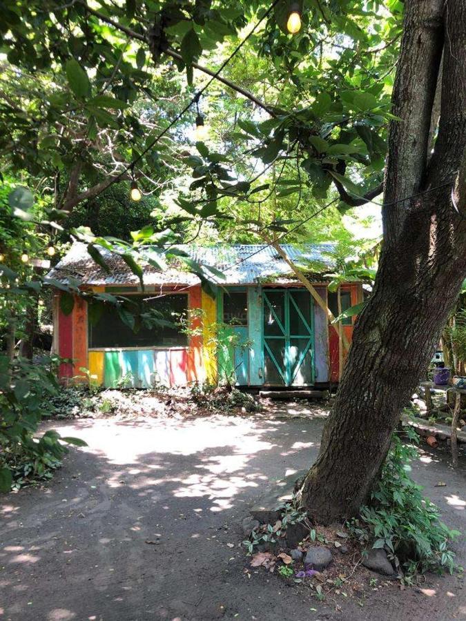Rainbow Caravan Hostel Las Pilas المظهر الخارجي الصورة