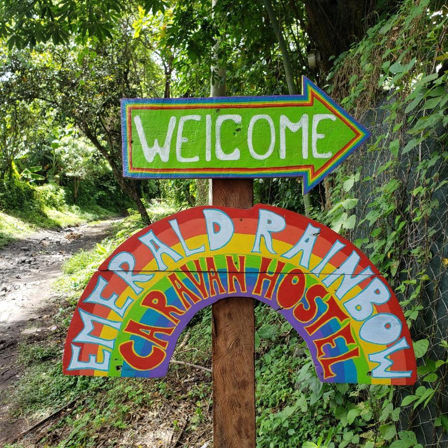 Rainbow Caravan Hostel Las Pilas المظهر الخارجي الصورة