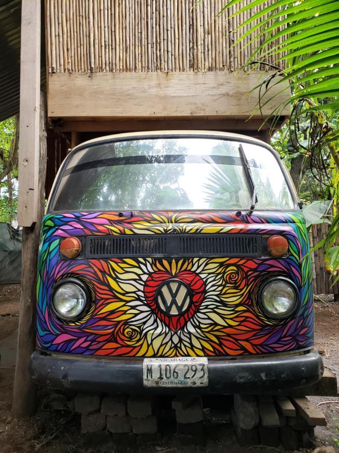 Rainbow Caravan Hostel Las Pilas المظهر الخارجي الصورة