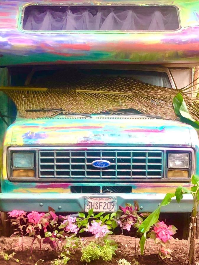 Rainbow Caravan Hostel Las Pilas المظهر الخارجي الصورة